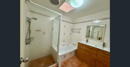 CLASSIC FAMILY HOME IN ROBERTSON! - Photo 4