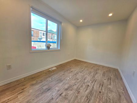 For Lease - 658 Dundas Street Unit# 2B, Toronto, Ontario - Photo 5