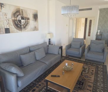 Atico en alquiler en Estepona - Photo 1