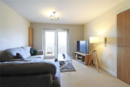 2 bedroom flat to rent - Photo 2