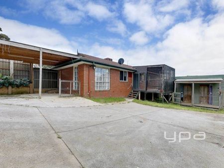 PRIME LOCATION! - Photo 5