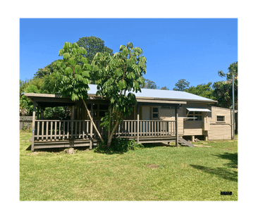 CHARMING THREE BEDROOM HOME - Photo 4