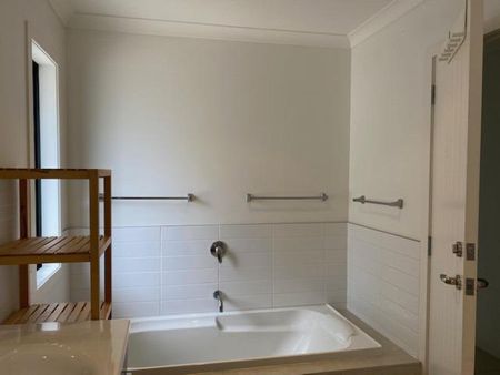 Large lifestyle home minutes from Warkworth - Photo 3