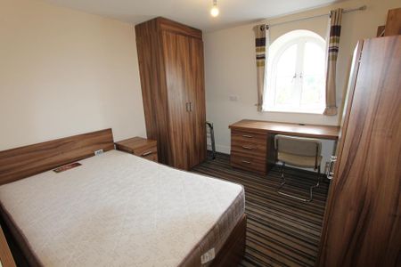 6 bedroom flat to rent - Photo 3
