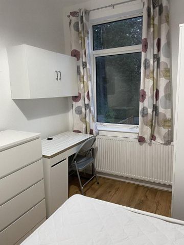 4 bedroom house to rent - Photo 3