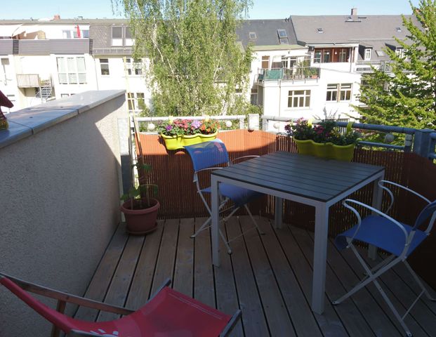 DG mit Lift / Balkon am Wohnzi./ Wanne + Dusche / EBK Ablauf mögl. - Foto 1