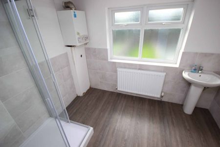 Room , Southbourne Street - Photo 4