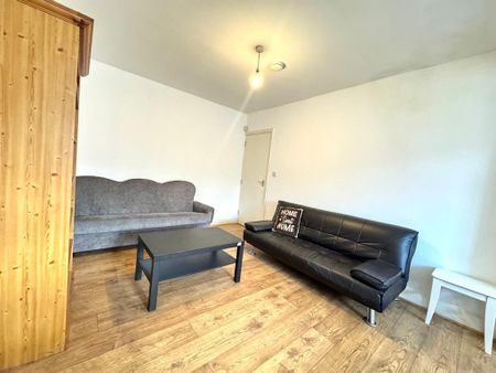 4 bedroom terraced house to rent - Photo 2