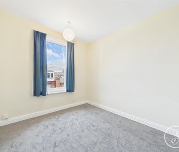 Roundhay Avenue, Leeds - Photo 5