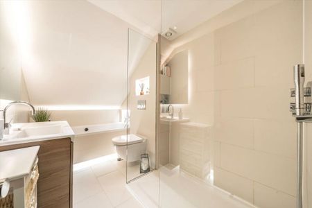 3 bedroom flat to rent - Photo 5