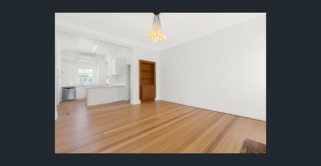 TWO BEDROOM APARTMENT IN PRIME LOCATION | FLARE REAL ESTATE - Photo 2