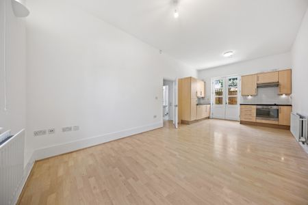 Lansbury Mansions, E9, London - Photo 2