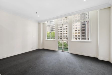 Boutique block in the heart of Melbourne - Photo 2