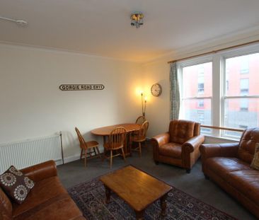 3 bedroom flat to rent - Photo 2