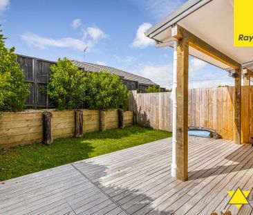 Near-New Corner Townhouse in Massey! - Photo 1