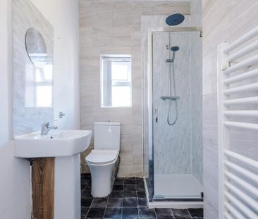 4 bedroom end of terrace house to rent - Photo 3