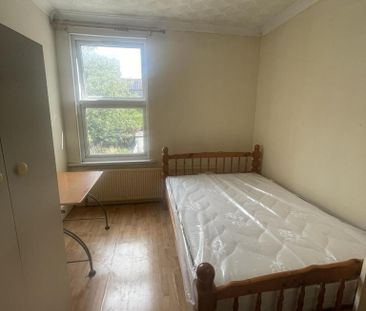 2 bedroom maisonette to rent - Photo 5