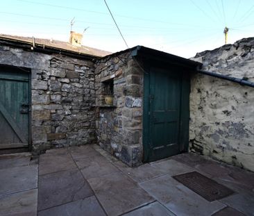 2 bedroom terraced house to rent - Photo 4