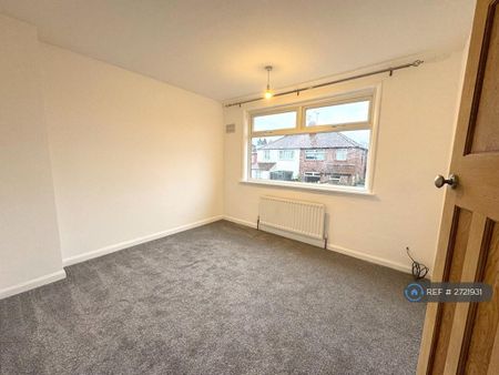 3 bedroom semi-detached house to rent - Photo 4