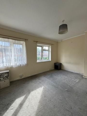 2 bedroom end of terrace house to rent - Photo 5