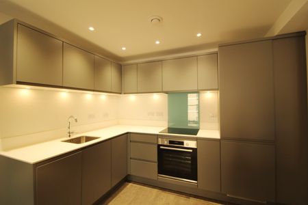 Sterling Square, Reading, RG1 2BP - Photo 5