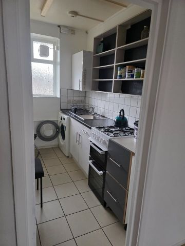 Room in a Shared Flat, Prout Road, E5 - Photo 3