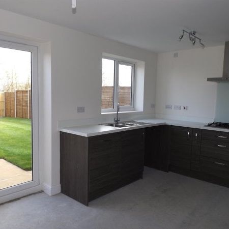 Highfield Avenue, Langwith Junction, Property for rent - Photo 1