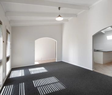 Beautifully Presented 4-Bedroom Home in a Quiet, Central Location - Photo 3