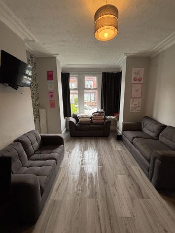 20 Estcourt Terrace, Leeds, LS6 3EX - Photo 3