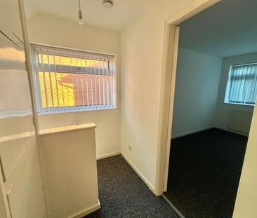 3 bedroom semi-detached house to rent - Photo 2