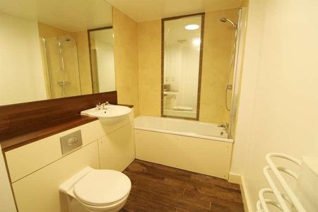 Projection West, Merchants Place, Reading, RG1 - Photo 2