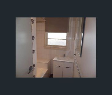 Immaculately Presented Residence - Photo 5