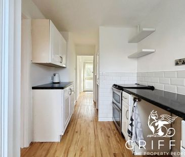 West Thorpe, Basildon, Essex, SS14 - Photo 4