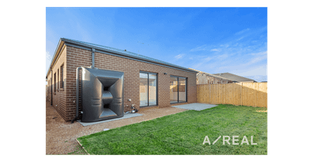 Modern 4-Bedroom Family Home in Weir Views - Photo 5