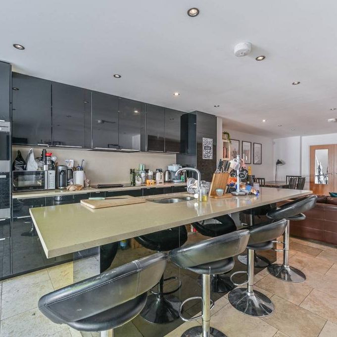 5 bedroom house to rent - Photo 1