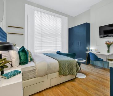 Studio Flat, Eardley Cres, SW5 - Photo 1