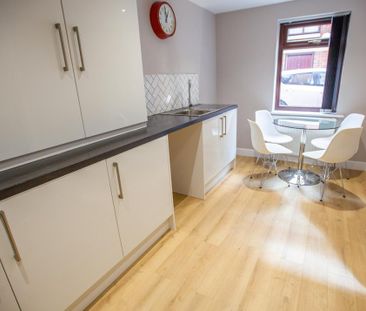 1 bedroom in a house share to rent - Photo 3