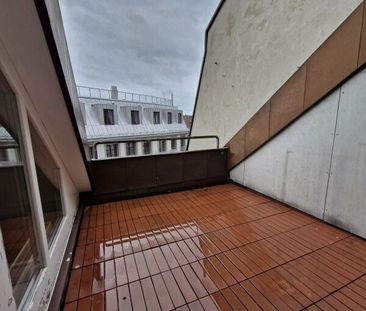 Charmante Dachwohnung mit Galerie und Balkon - Photo 1