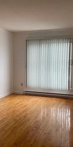 Magnifique appartement rénové situe dans un quartier prisé d'Anjou - Photo 4