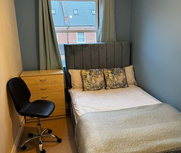 6 Bed Student Accommodation - Photo 5