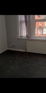 2 Bed Flat, Birmingham Road, B70 - Photo 3