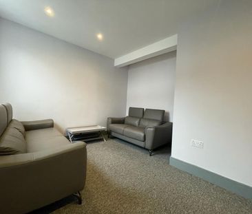 4 bedroom terraced house to rent - Photo 1