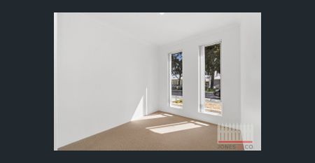 Sought-after Location! - Photo 2