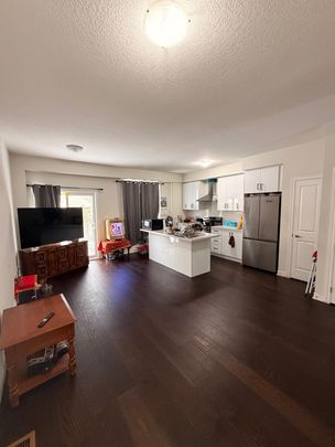 For Lease - 11 Genoa Drive, Hamilton, Ontario - Photo 1