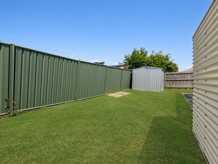 1 Sophie St, Raceview QLD 4305 - House For Rent | Domain - Photo 2