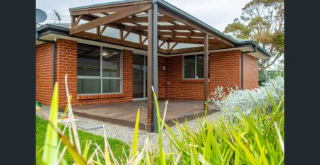 Spacious Family Living! - Photo 4