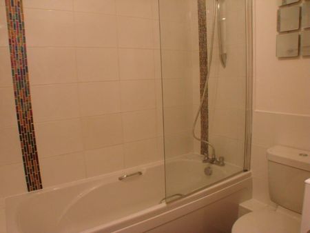 3 bedroom House To Let - Photo 4