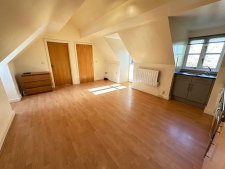 Studio to rent - Photo 2