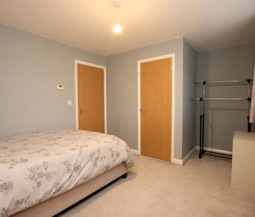 2 bedroom end of terrace house to rent - Photo 6