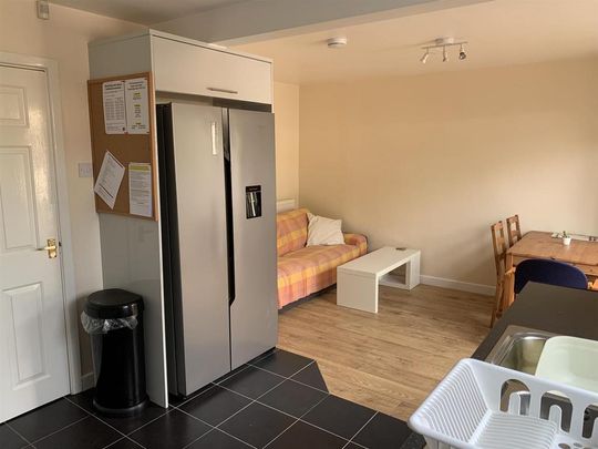 4 bedroom house to rent - Photo 1